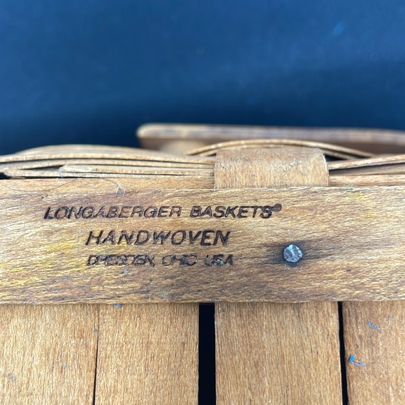LONGABERGER Vintage Hand Woven Signed Basket with Handle - Picture 7 of 8